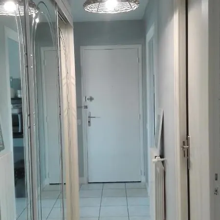 Croix Blanche Apartment *
